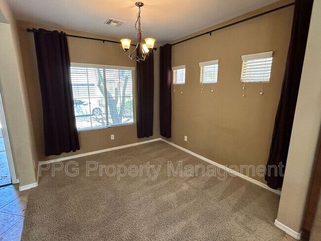 2527 W Lucia Dr Phoenix, AZ 85085 photo 5