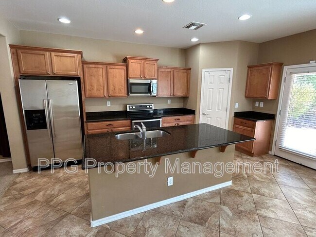 2527 W Lucia Dr Phoenix, AZ 85085 photo 2