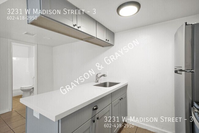 3231 W Madison St Phoenix, AZ 85009 photo 4