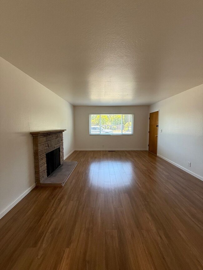 87-89 Starr Way Mountain View, CA 94040 photo 5