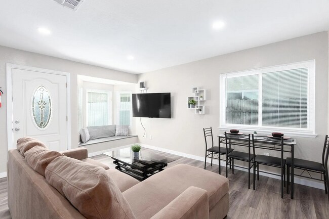 1941 Dunning Cir San Diego, CA 92154