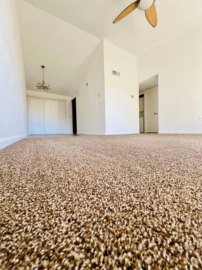 461 W Holmes Ave Mesa, AZ 85210 photo 2