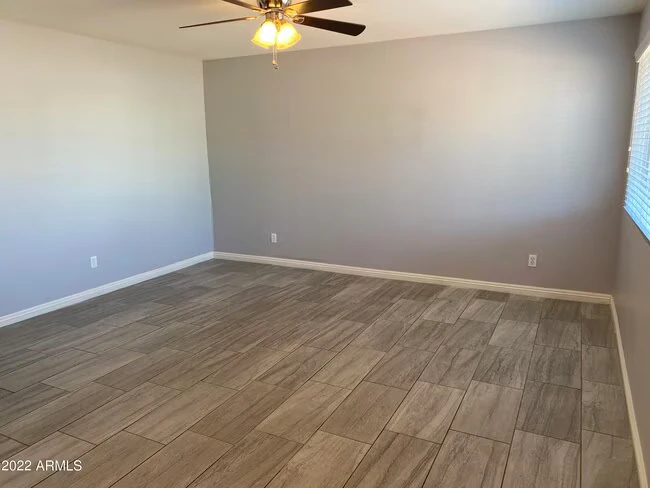 1909 W Palm Ln photo 3