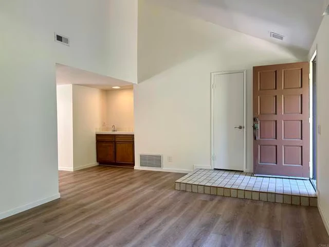 2162 Palmer Dr Oceanside, CA 92056 photo 2