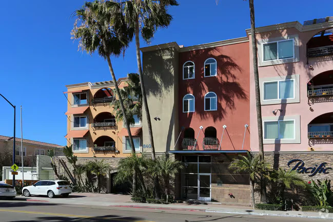 Pacific Shores Apartments photo 5