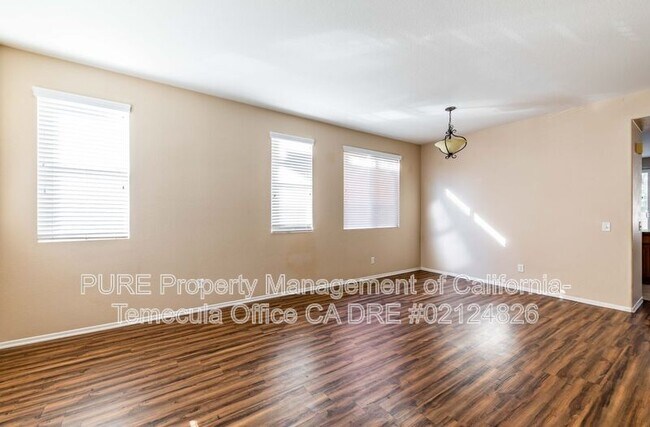 38937 Rockinghorse Rd Murrieta, CA 92563 photo 2