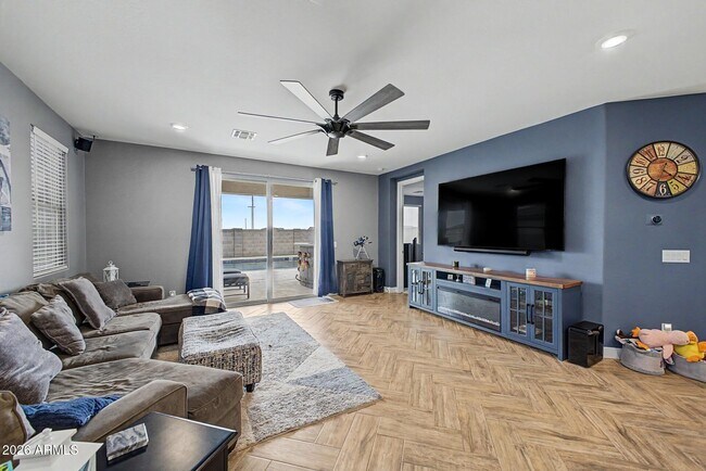 17279 W Dahlia Dr Surprise, AZ 85388 photo 3