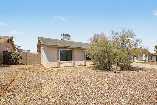 932 W Libra Dr photo 4
