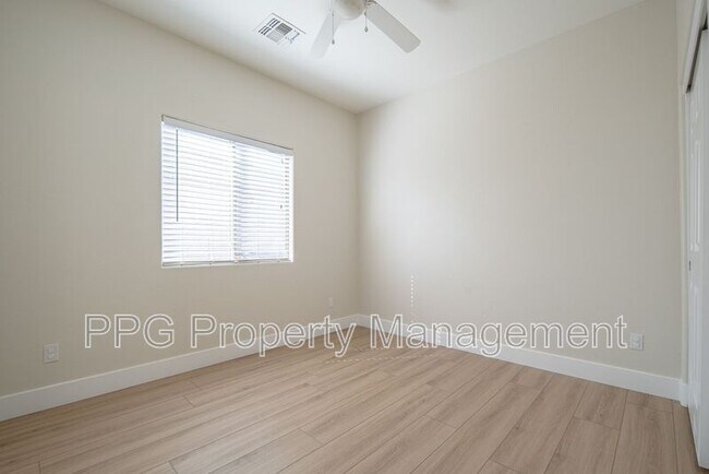 14555 W Ventura St Surprise, AZ 85379 photo 4