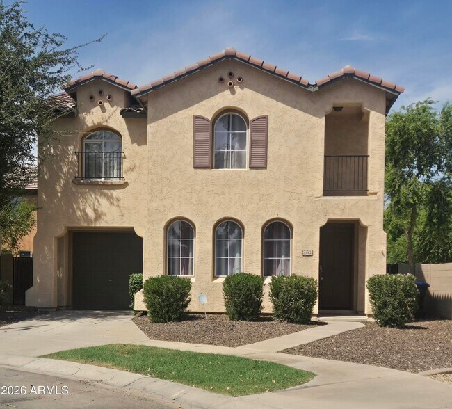 1442 E Mobile Ln photo 2