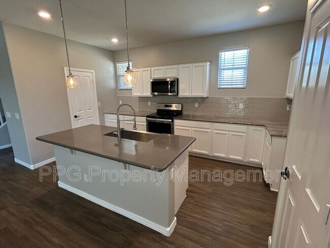16541 W Sierra St Surprise, AZ 85388 photo 5