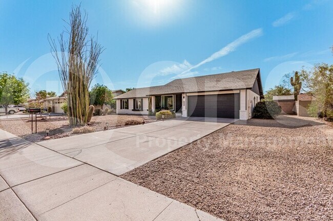 3927 W Phelps Rd Phoenix, AZ 85053 photo 3