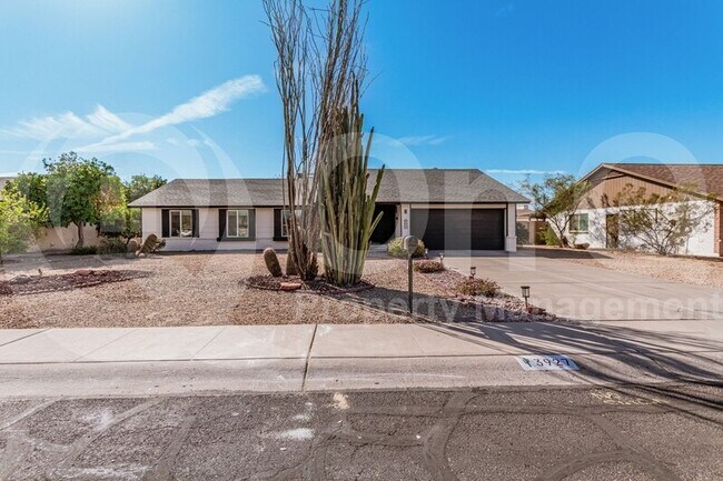 3927 W Phelps Rd Phoenix, AZ 85053 photo 2