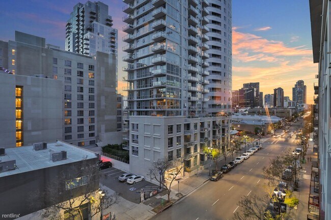 1050 Island Ave San Diego, CA 92101 photo 4