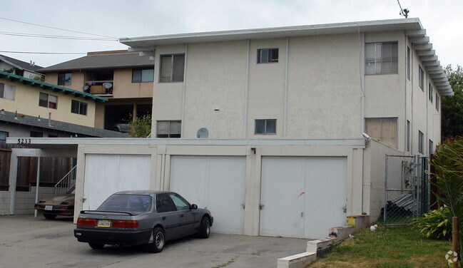5233-5231 Columbia Richmond, CA 94804 photo 3