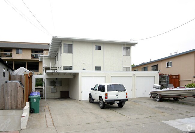 5233-5231 Columbia Richmond, CA 94804 photo 2