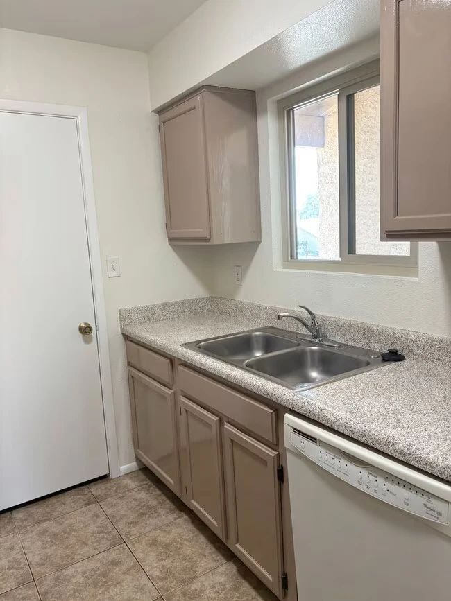 2220 W Dora St Mesa, AZ 85201 photo 2