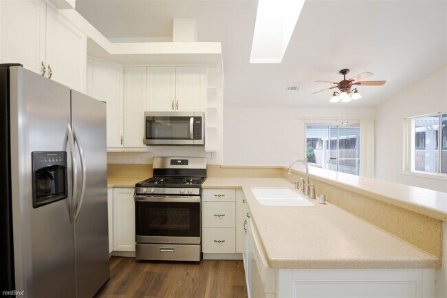 37753 Sea Pines Ct Murrieta, CA 92563 photo 3