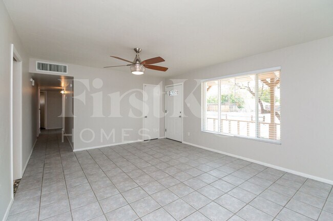 5719 N 23rd Ave Phoenix, AZ 85015 photo 2