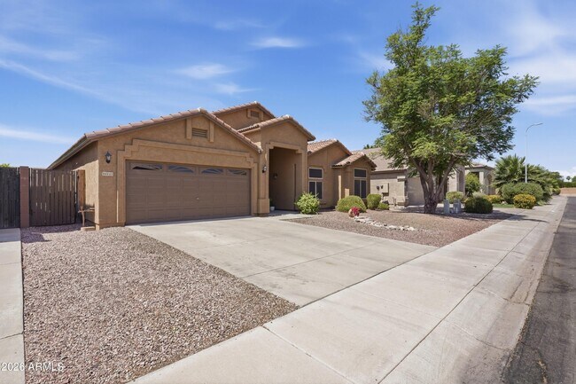 4441 E Cottonwood Ln Phoenix, AZ 85048 photo 2