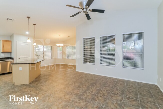 8027 S 27th Way Phoenix, AZ 85042 photo 2