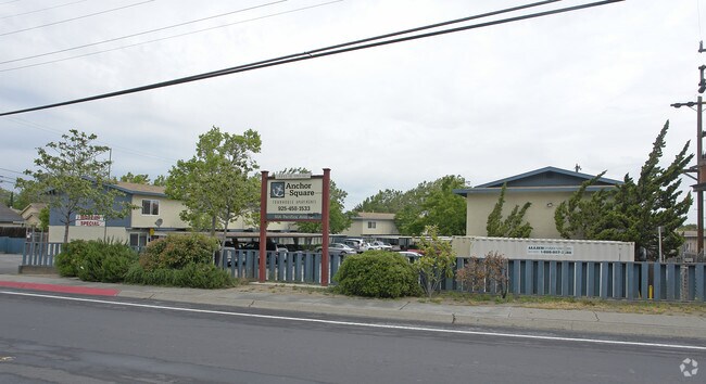 Anchor Square Apartments photo 2