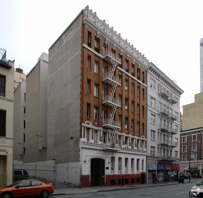Benjamin Arms Apartments photo 2