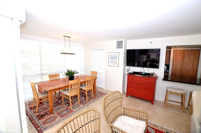 1820 Avenida Del Mundo Coronado, CA 92118 photo 3
