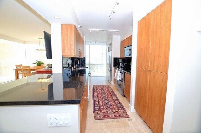 1820 Avenida Del Mundo Coronado, CA 92118 photo 4