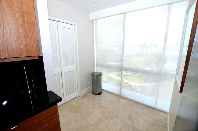 1820 Avenida Del Mundo Coronado, CA 92118 photo 5