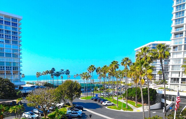 1820 Avenida Del Mundo Coronado, CA 92118