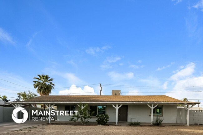 3427 W Montecito Ave photo 2