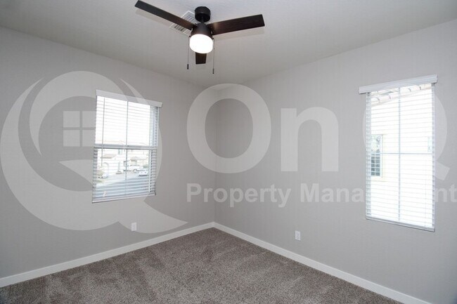 1128 N Burbank Ct Chandler, AZ 85225 photo 3