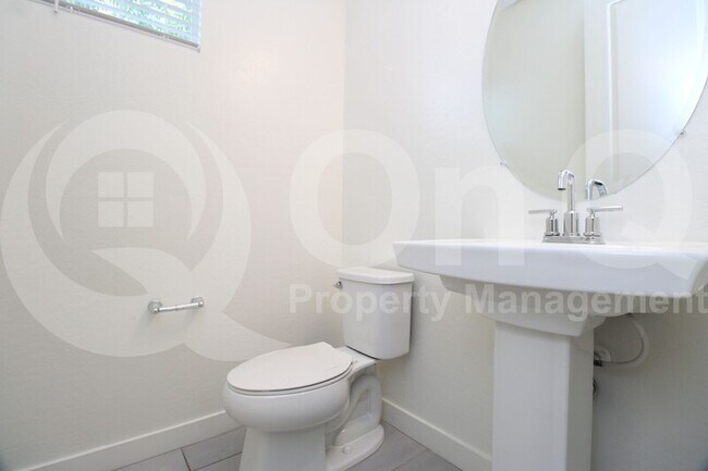 1128 N Burbank Ct Chandler, AZ 85225 photo 4
