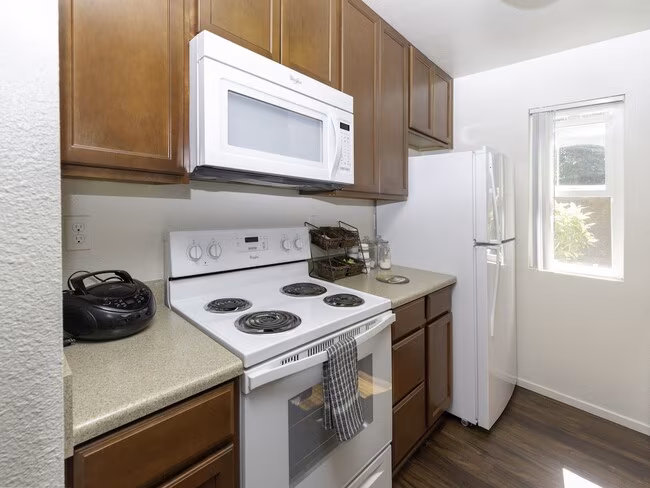 Eucalyptus Grove Apartments photo 4
