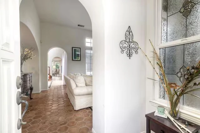 688 Cypress Hills Dr Encinitas, CA 92024 photo 2