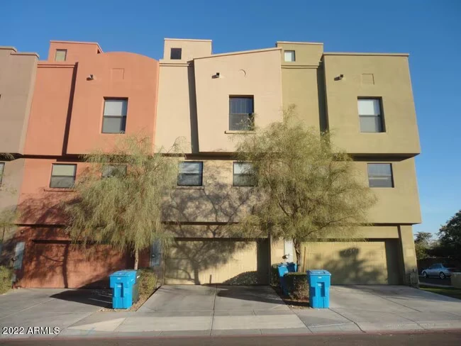 112 W Milada Dr Phoenix, AZ 85041 photo 3