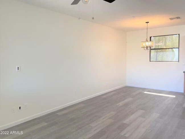 112 W Milada Dr Phoenix, AZ 85041 photo 4