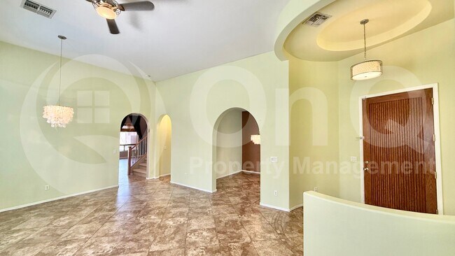 2747 W Silver Fox Way Phoenix, AZ 85045 photo 4