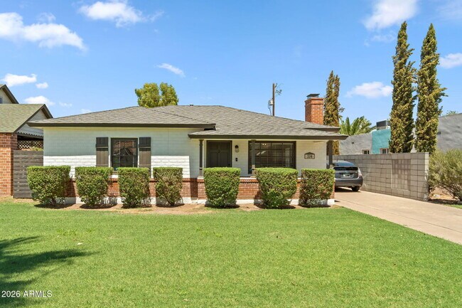334 W Lewis Ave photo 2