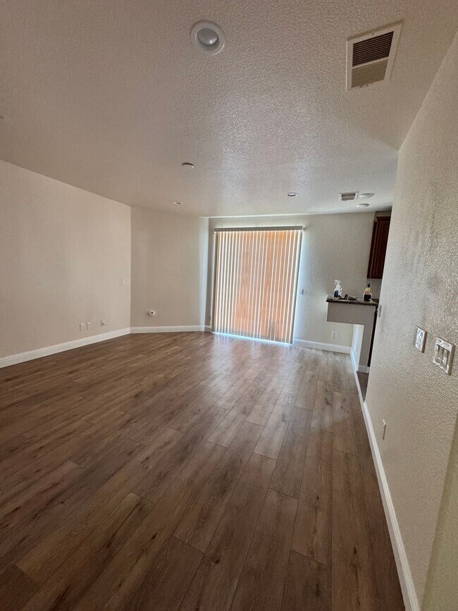 22519 6th St Tracy, CA 95304 photo 3