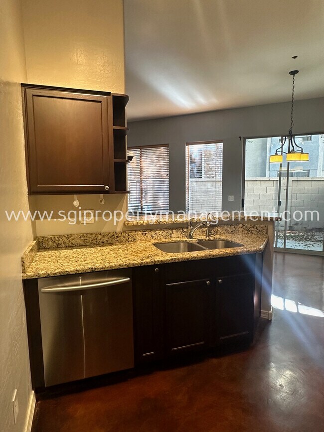 2019 E Campbell Ave Phoenix, AZ 85016 photo 4
