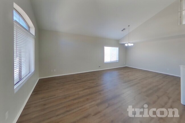 16191 N 157th Dr Surprise, AZ 85374 photo 4