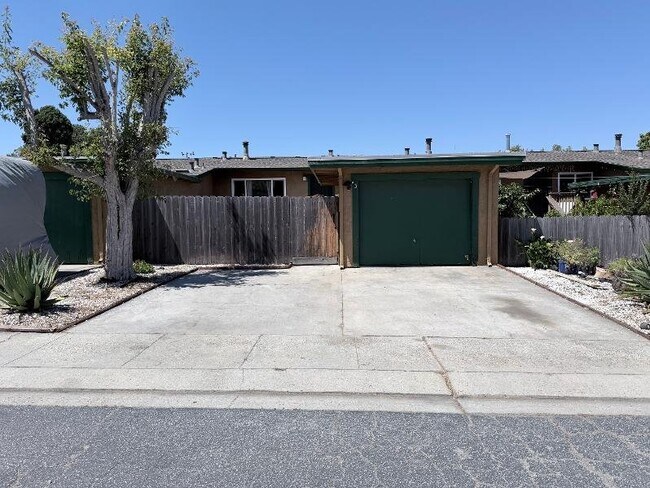1584 Chanticleer Ave Santa Cruz, CA 95062