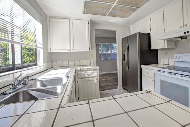 4299 Nerissa Cir Fremont, CA 94555 photo 5