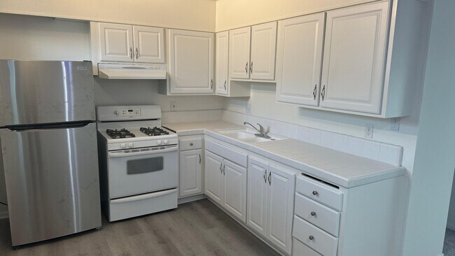 4885 Cole St San Diego, CA 92117