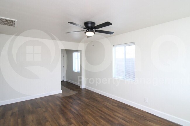 2238 N 28th Pl Phoenix, AZ 85008 photo 5