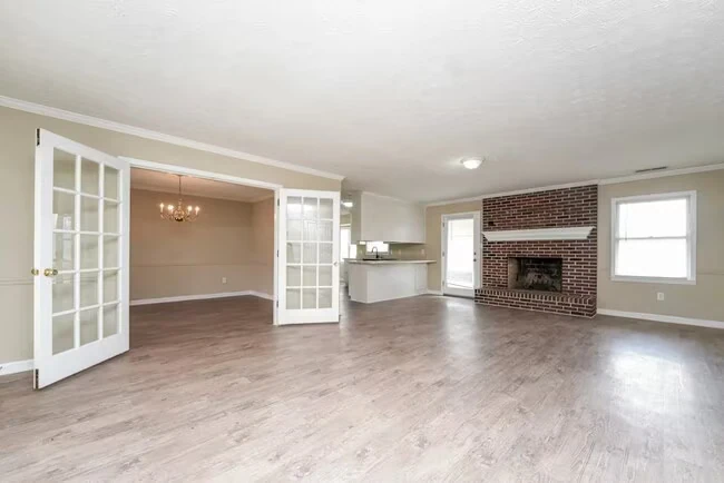 341 Willowwind Dr Loganville, GA 30052 photo 3