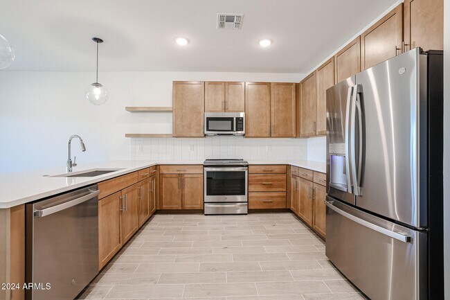 7931 W Frier Dr Glendale, AZ 85303 photo 5