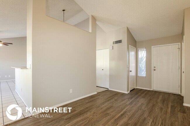 5514 W Joan De Arc Ave Glendale, AZ 85304 photo 3